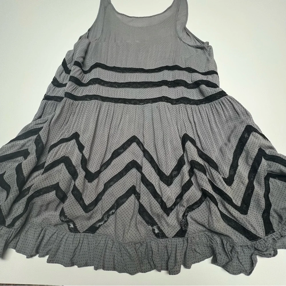 FREE PEOPLE Intimately Gray Polka Dot Lace Ruffle Tunic Mini Dress Boho Size L - Picture 5 of 7
